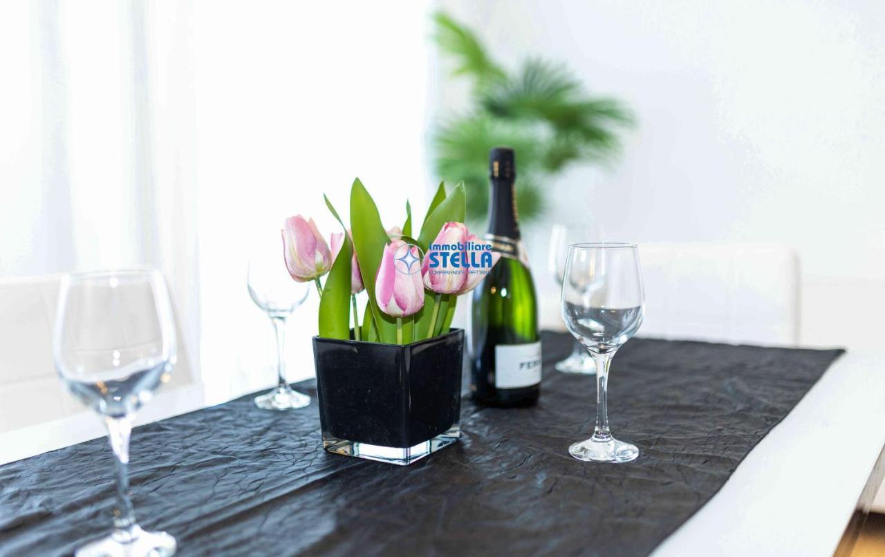 Condominio Sirene ลิโดดิเยโซโล ภายนอก รูปภาพ